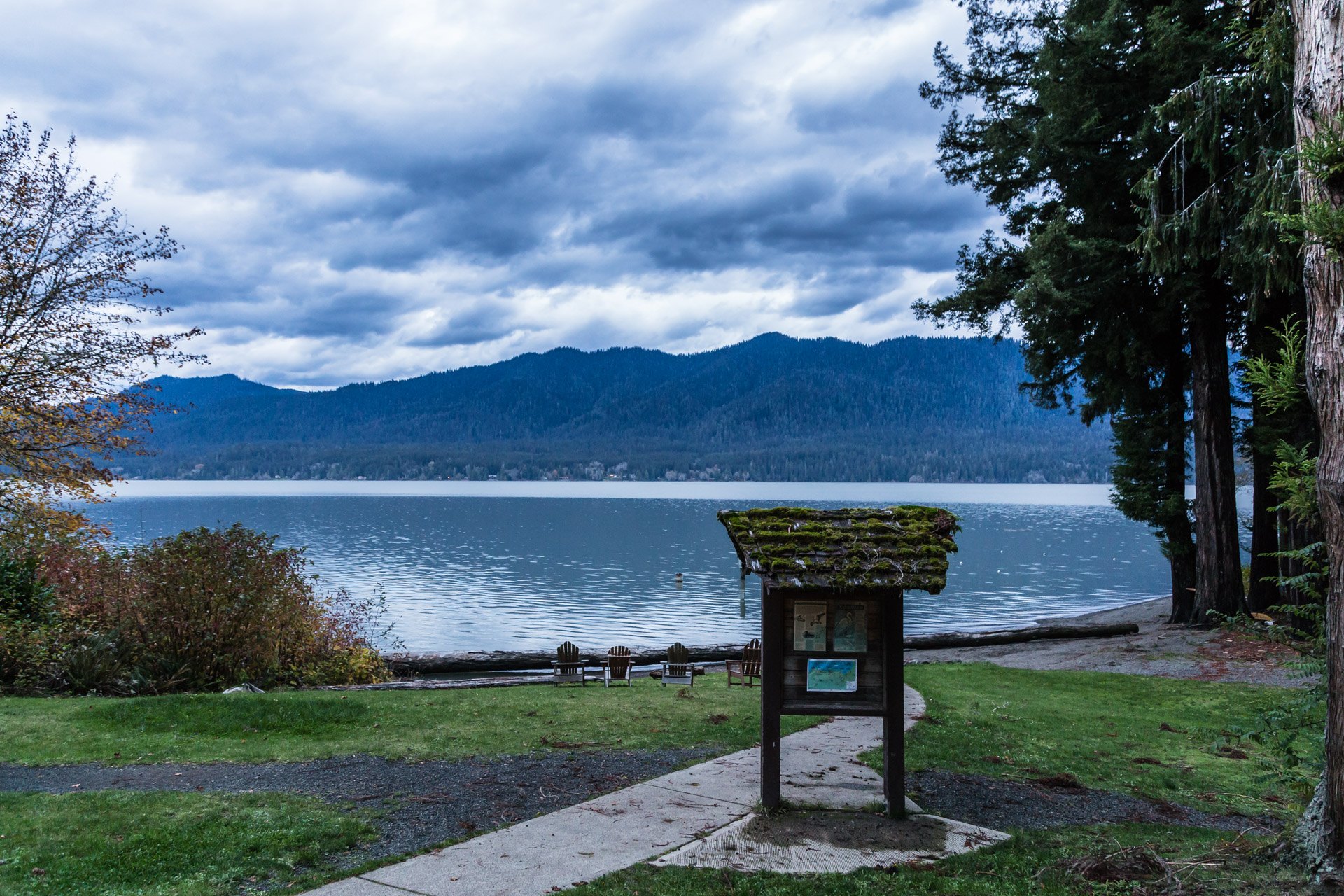 Lake Quinault (lake sign)