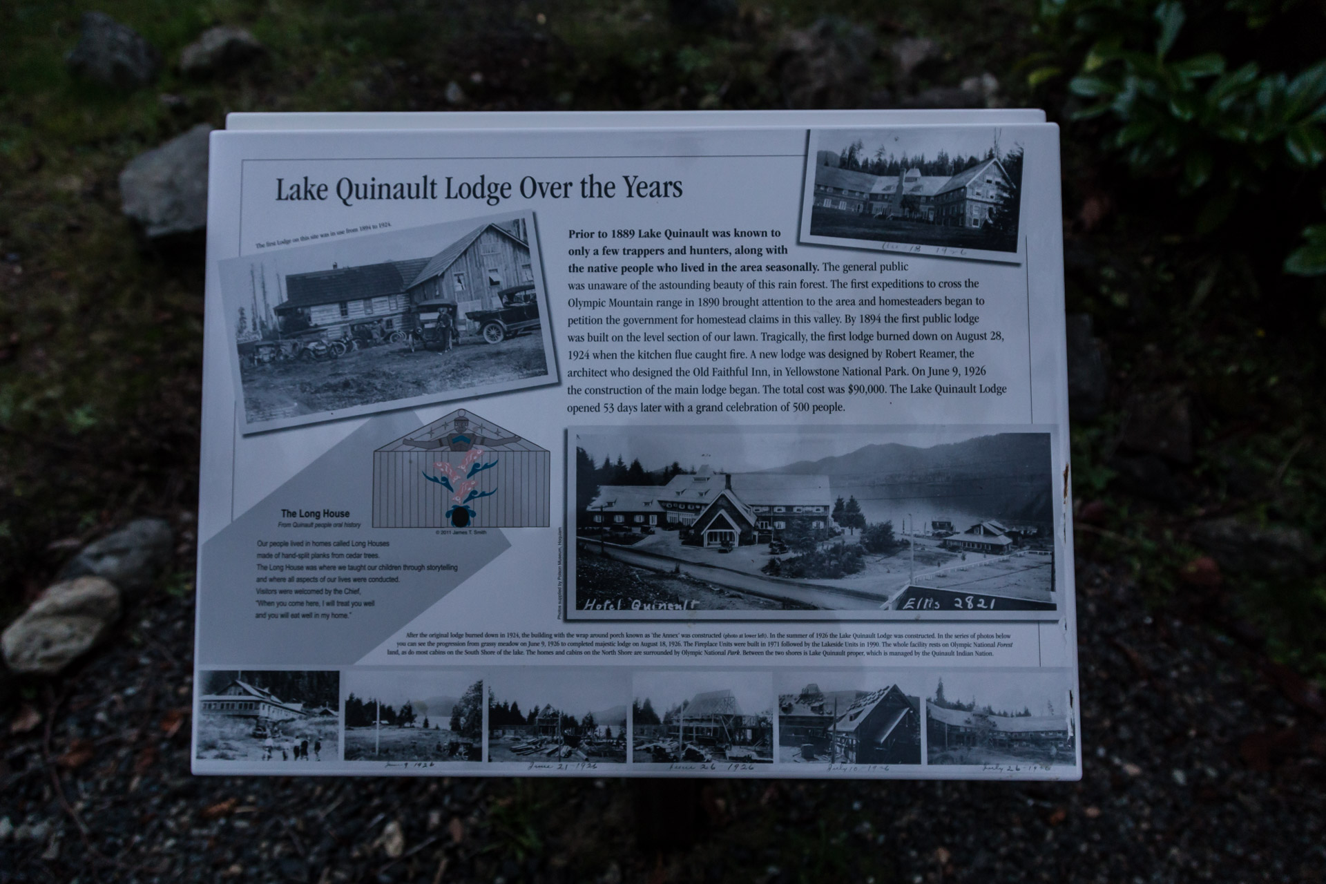 Lake Quinault (sign)