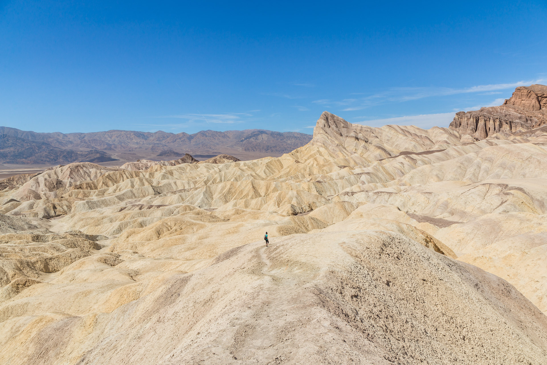 A Scorching Hot Hike In Death Valley National Park - Roadesque