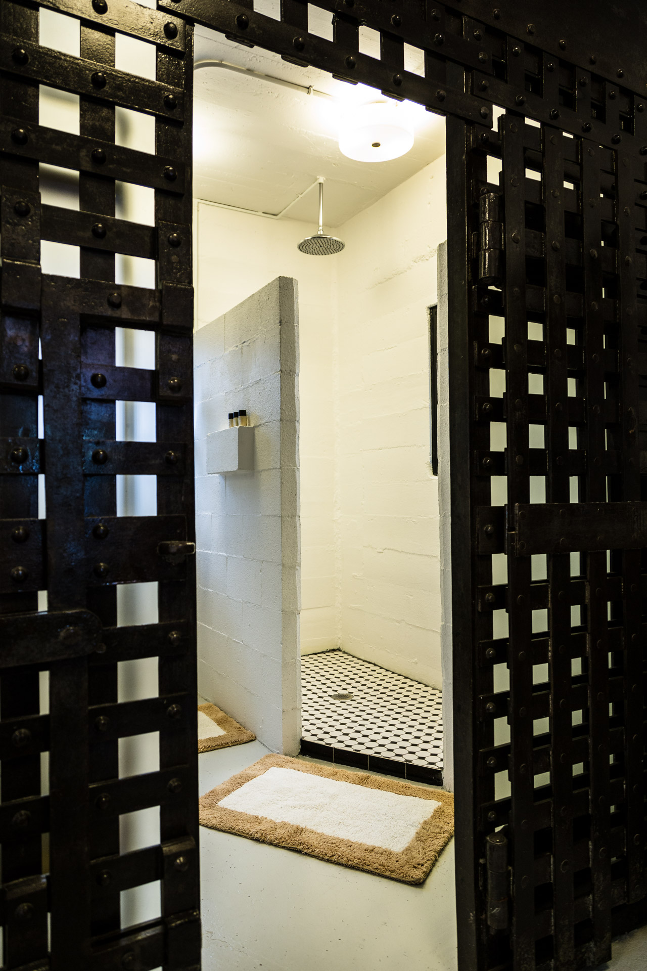 cellBlock (bathroom vertical 5)