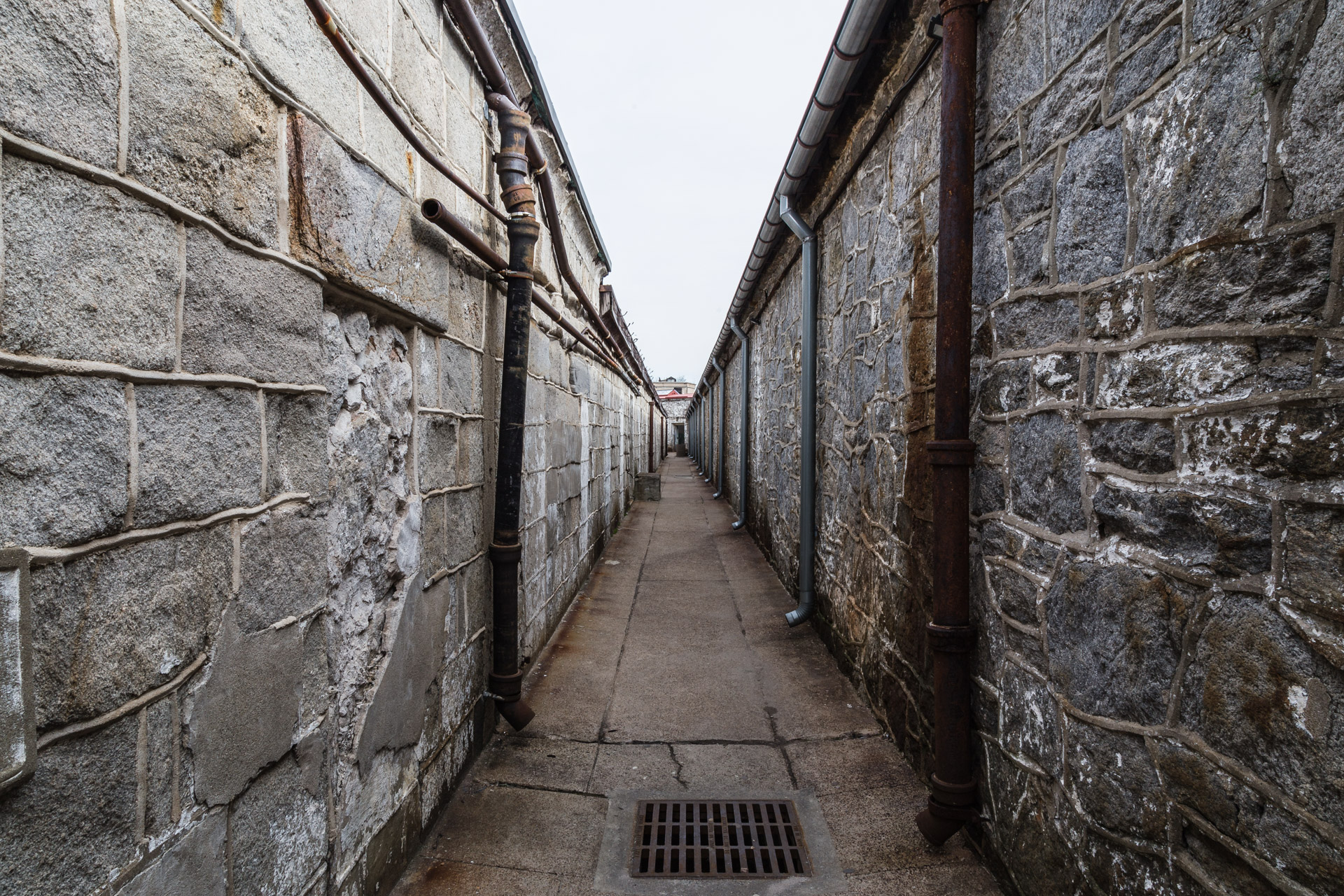 Exploring Eastern (outdoor hall)