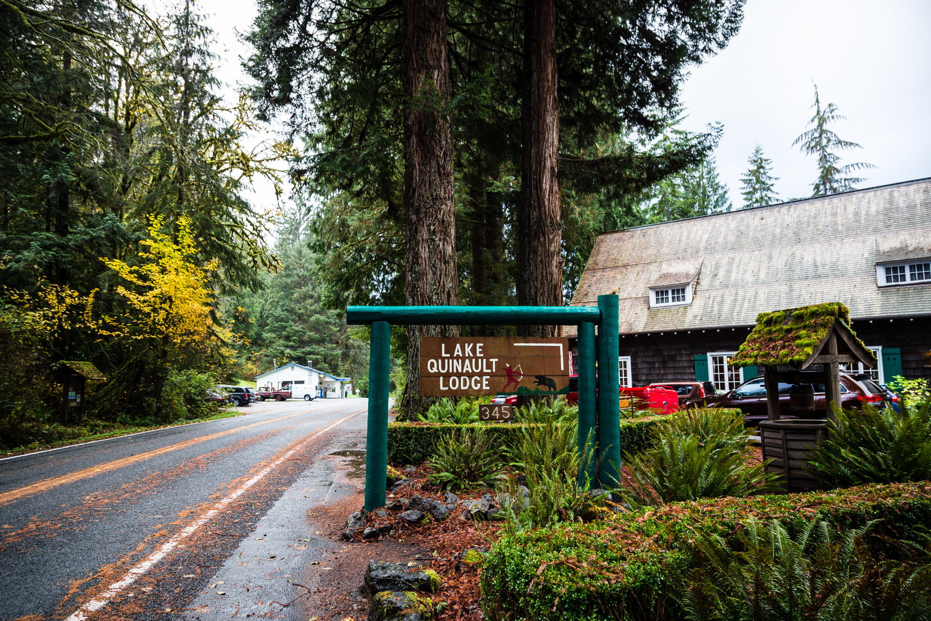 Lake Quinault (front sign)