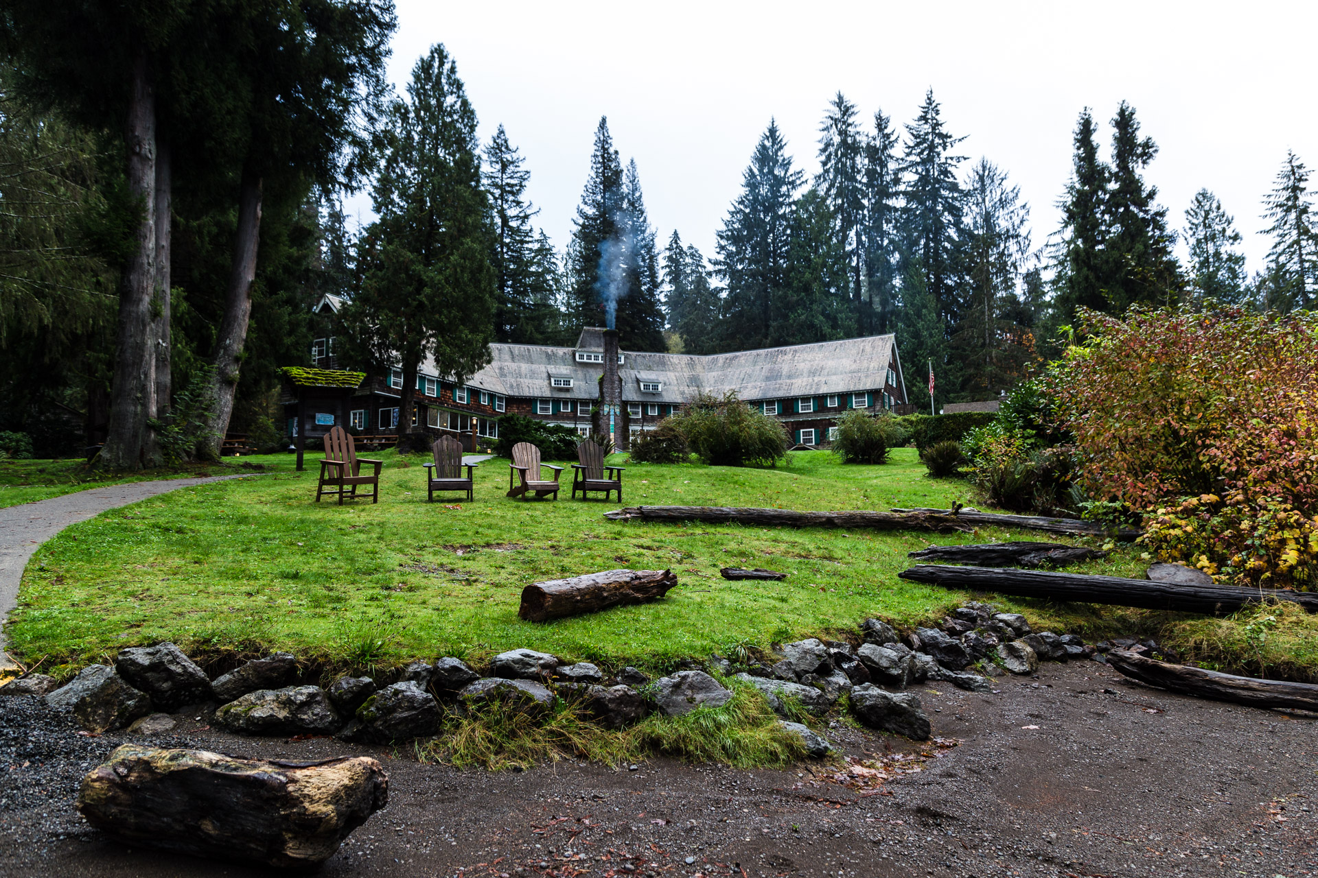 Lake Quinault (lawn beach day)